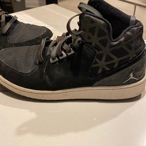 Boys Nike air Jordans size 5.5 Y